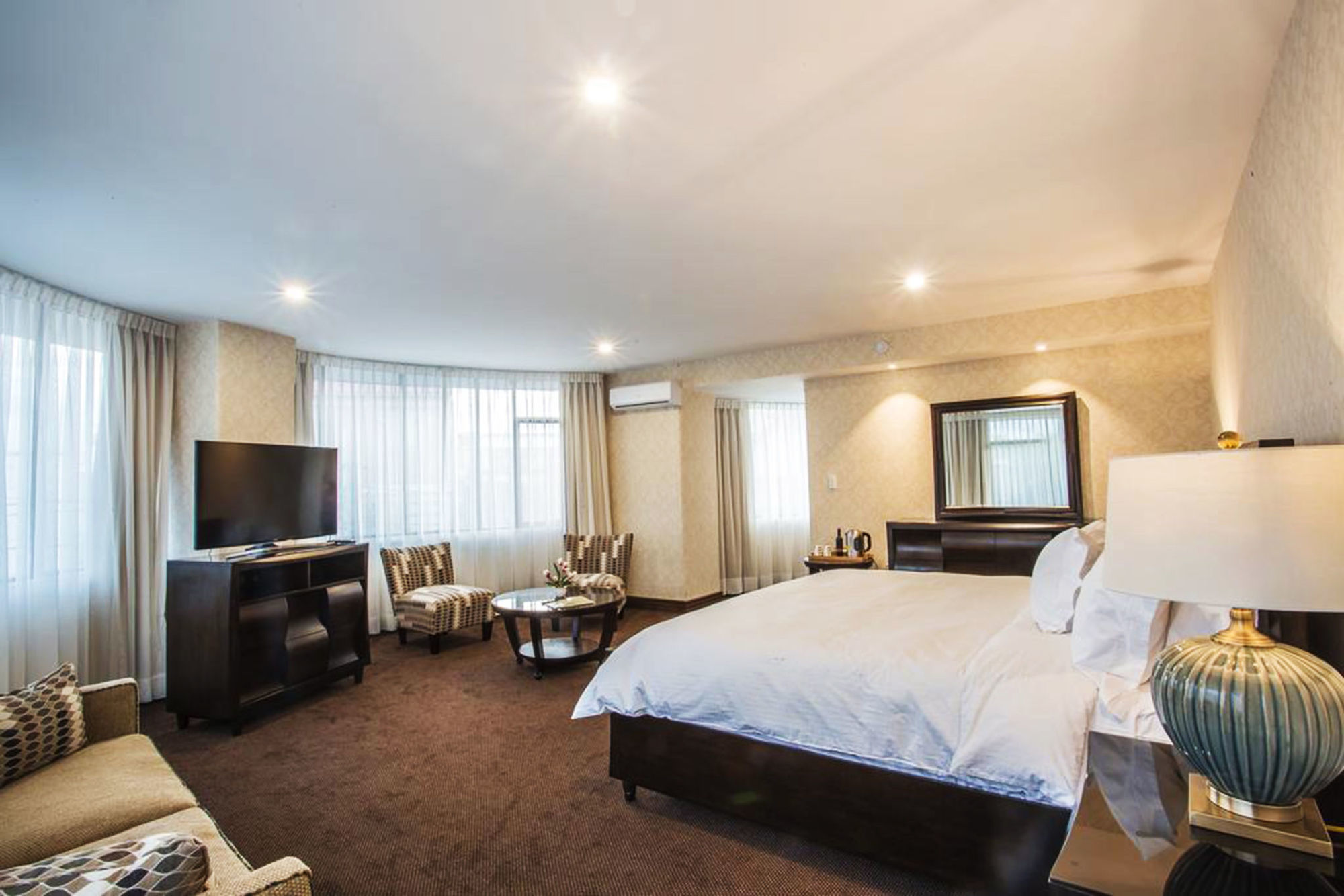 Roles Hotel スクレ エクステリア 写真