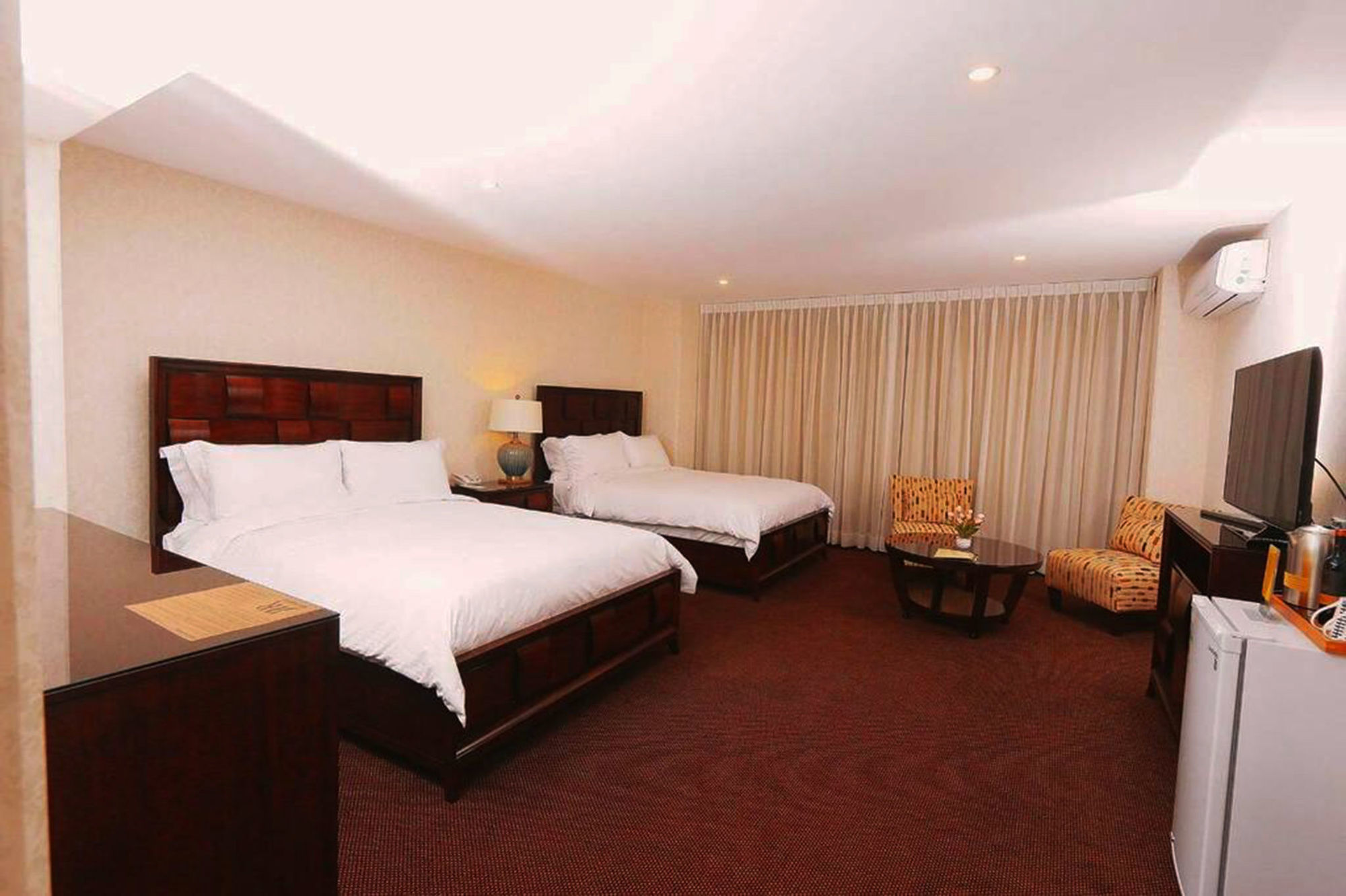 Roles Hotel スクレ エクステリア 写真