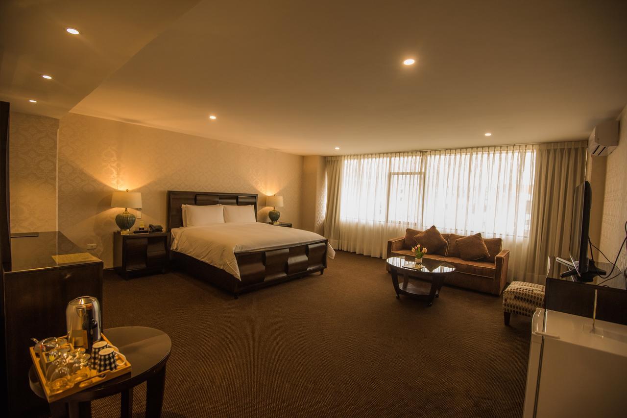 Roles Hotel スクレ エクステリア 写真