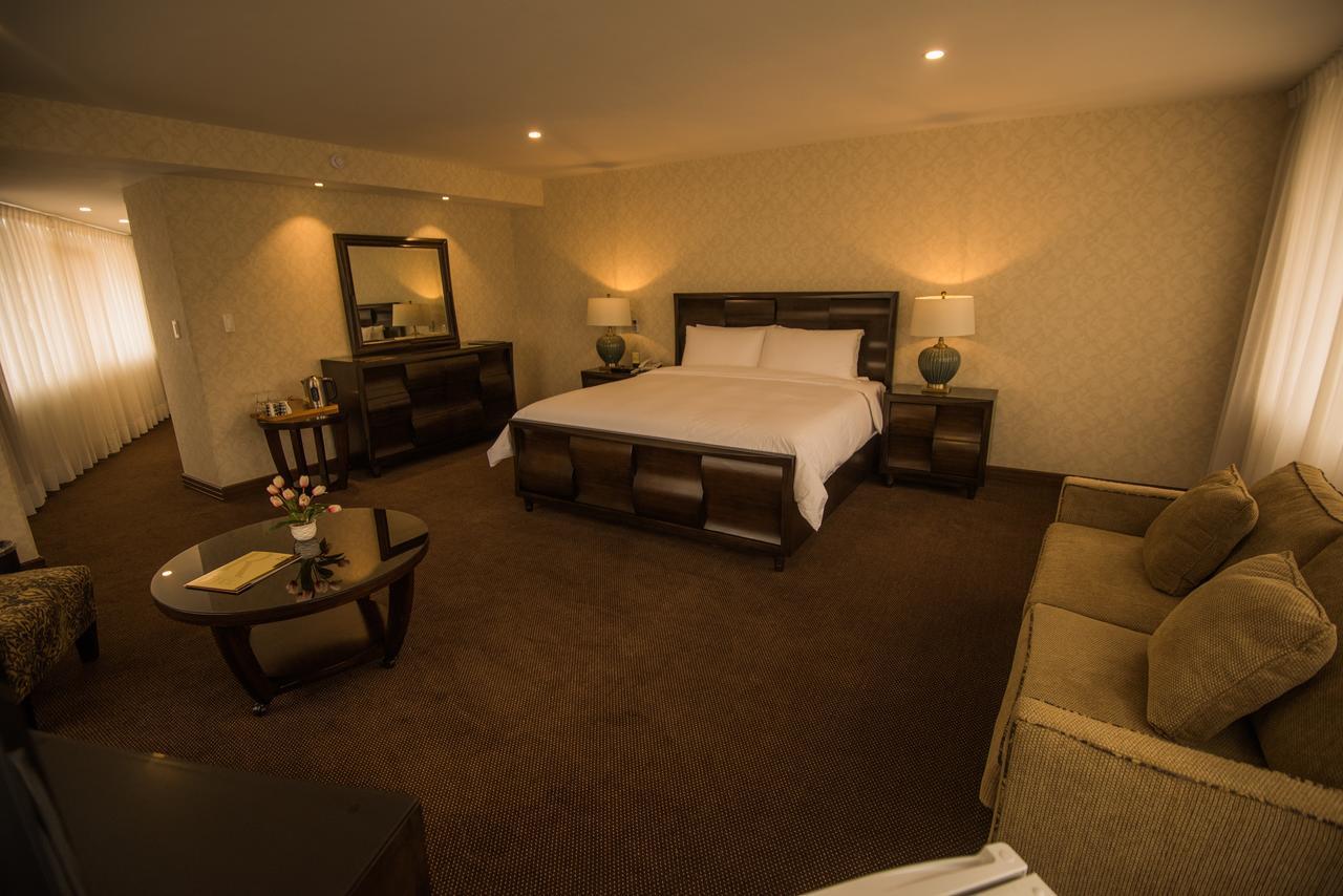 Roles Hotel スクレ エクステリア 写真