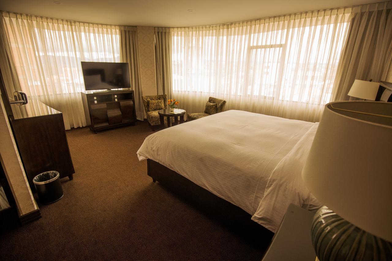 Roles Hotel スクレ エクステリア 写真