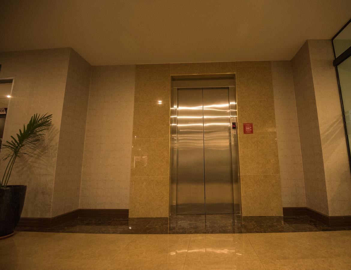 Roles Hotel スクレ エクステリア 写真