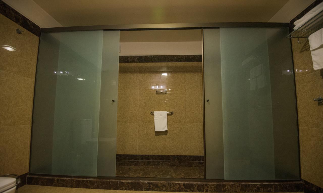 Roles Hotel スクレ エクステリア 写真