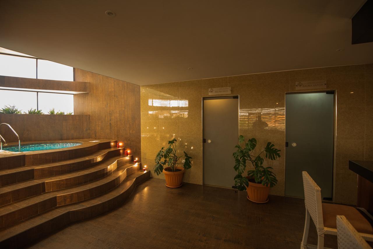 Roles Hotel スクレ エクステリア 写真