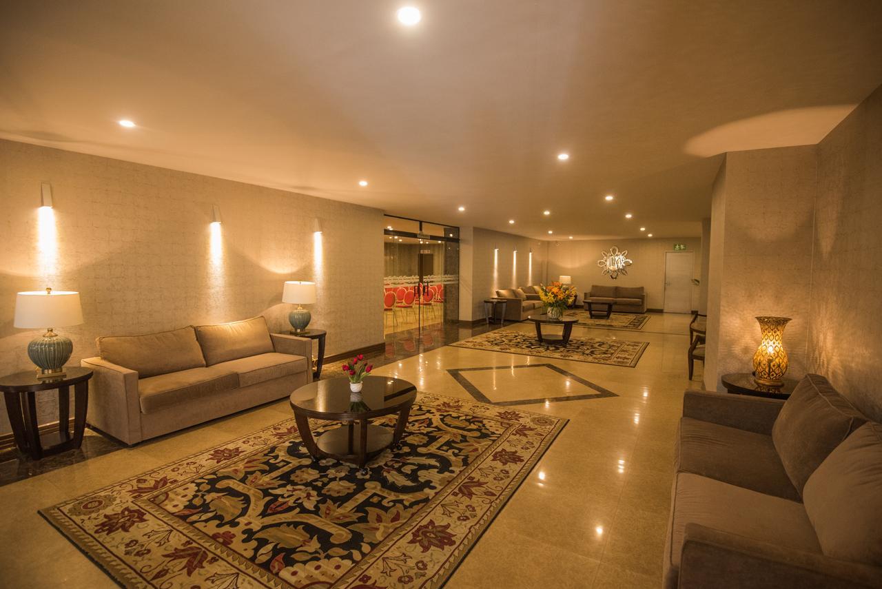 Roles Hotel スクレ エクステリア 写真