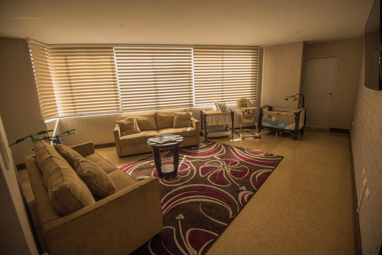Roles Hotel スクレ エクステリア 写真