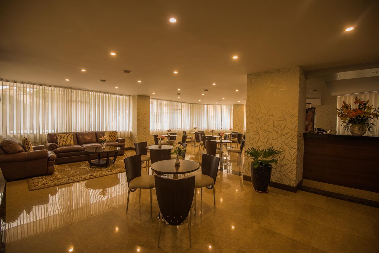Roles Hotel スクレ エクステリア 写真